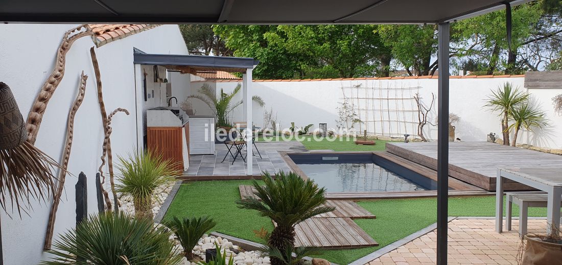 Photo 2 : JARDIN d'une maison située à Rivedoux-Plage, île de Ré.