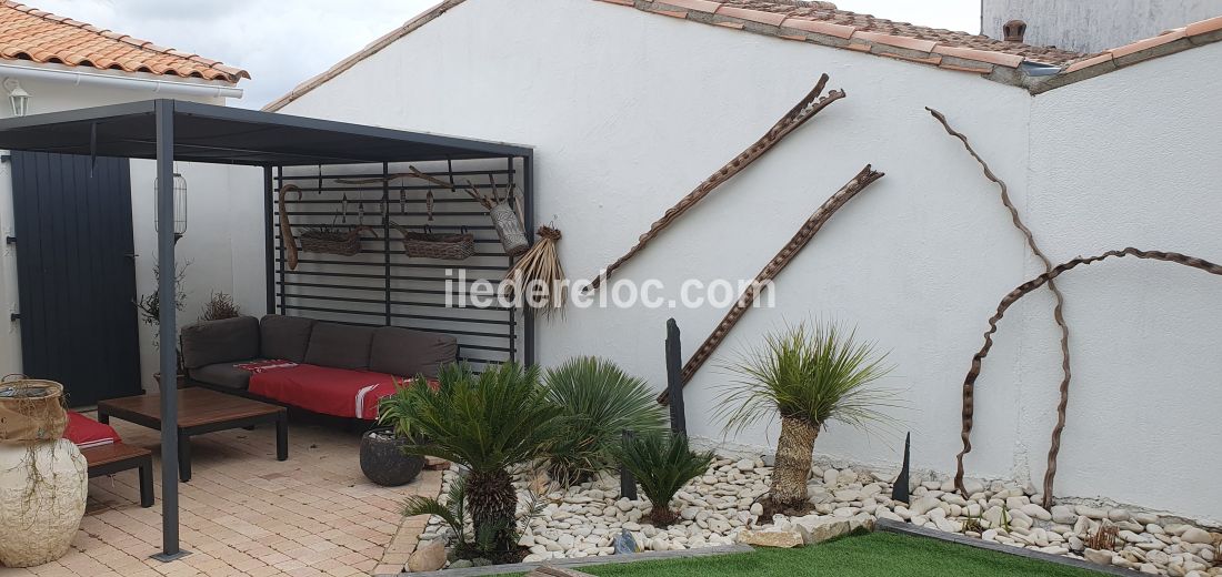 Photo 5 : JARDIN d'une maison située à Rivedoux-Plage, île de Ré.