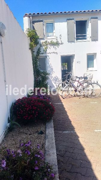 Photo 31 : EXTERIEUR d'une maison située à La Couarde-sur-mer, île de Ré.