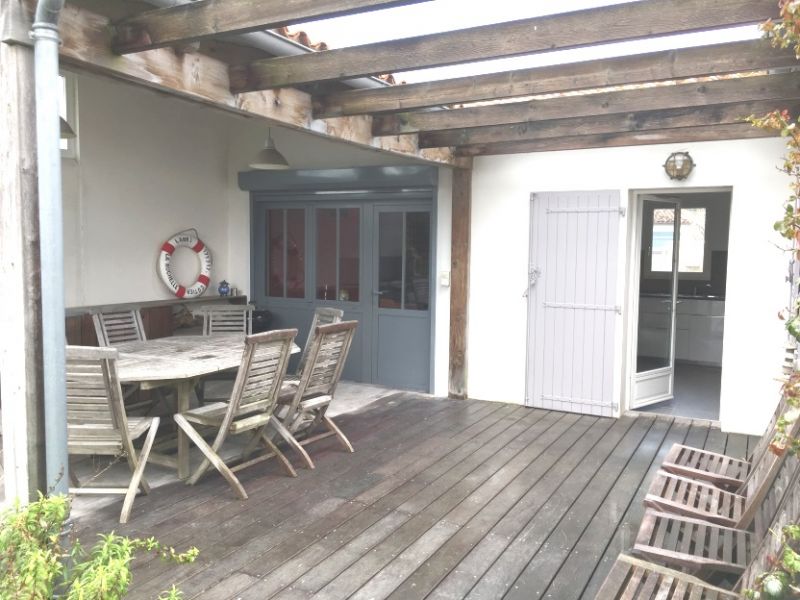 Photo 17 : TERRASSE d'une maison située à Le Bois-Plage, île de Ré.