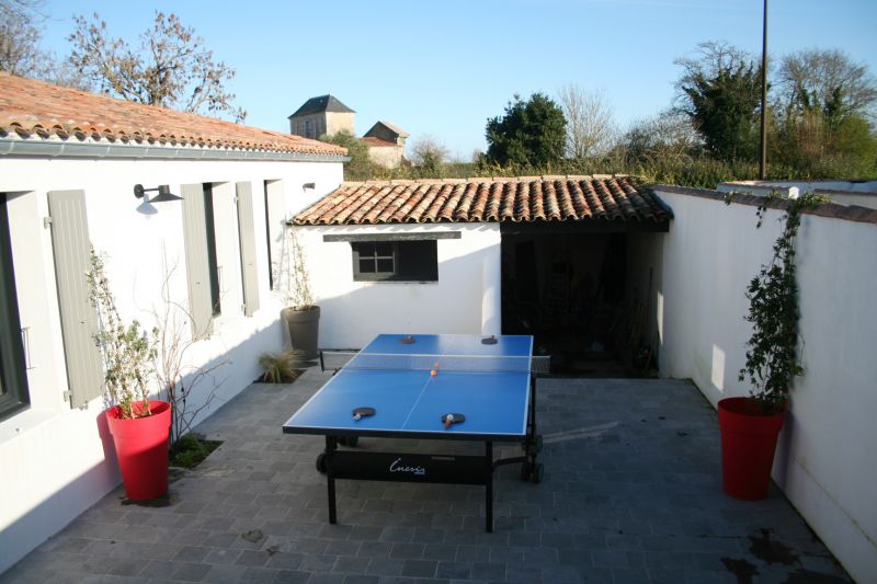 Photo 27 : CHAMBRE d'une maison située à Saint-Martin-de-Ré, île de Ré.