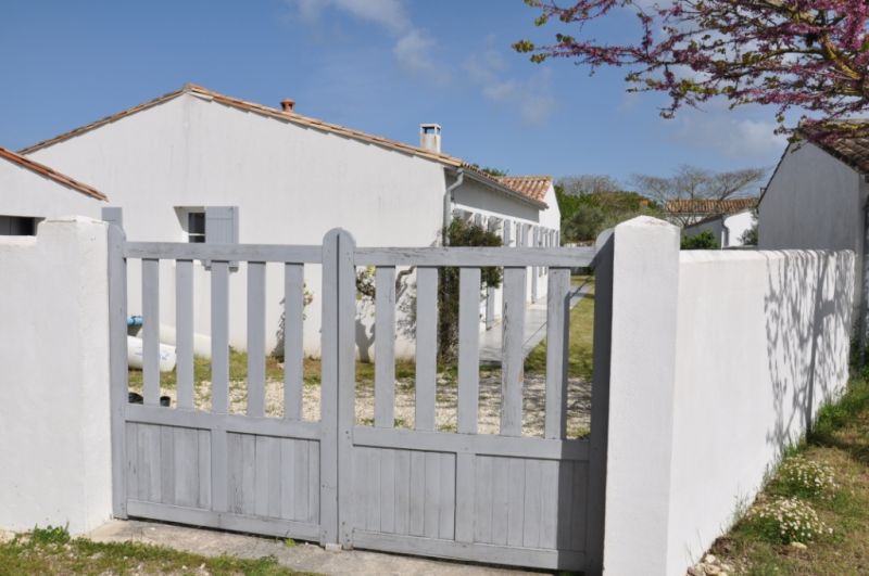 Photo 17 : EXTERIEUR d'une maison située à Loix, île de Ré.