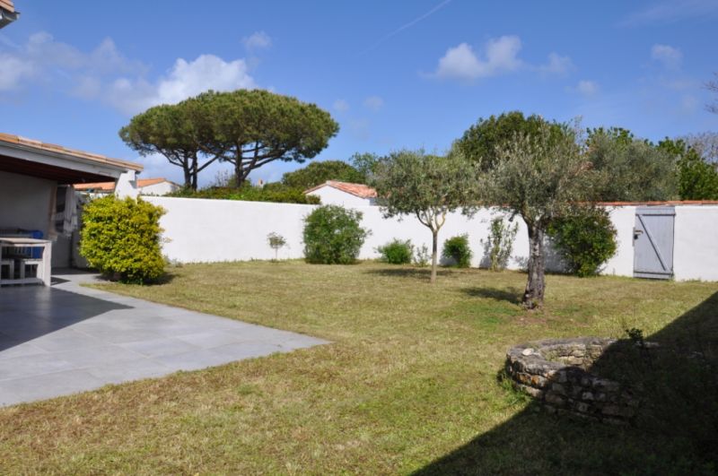 Photo 13 : JARDIN d'une maison située à Loix, île de Ré.