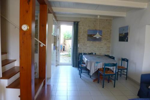 Photo 2 : SEJOUR d'une maison située à Le Bois-Plage-en-Ré, île de Ré.