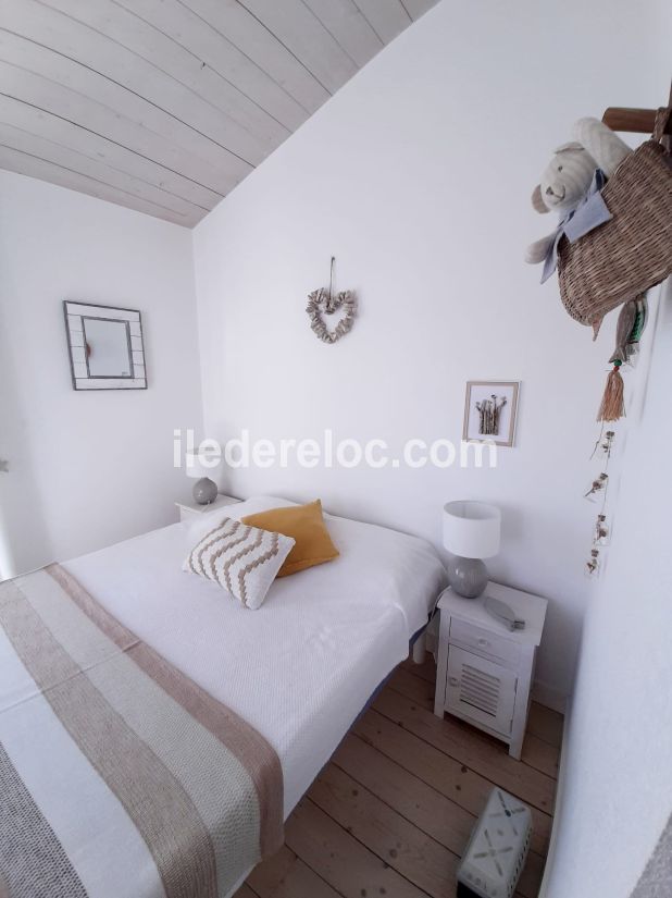 Photo 14 : CHAMBRE d'une maison située à Le Bois-Plage-en-Ré, île de Ré.