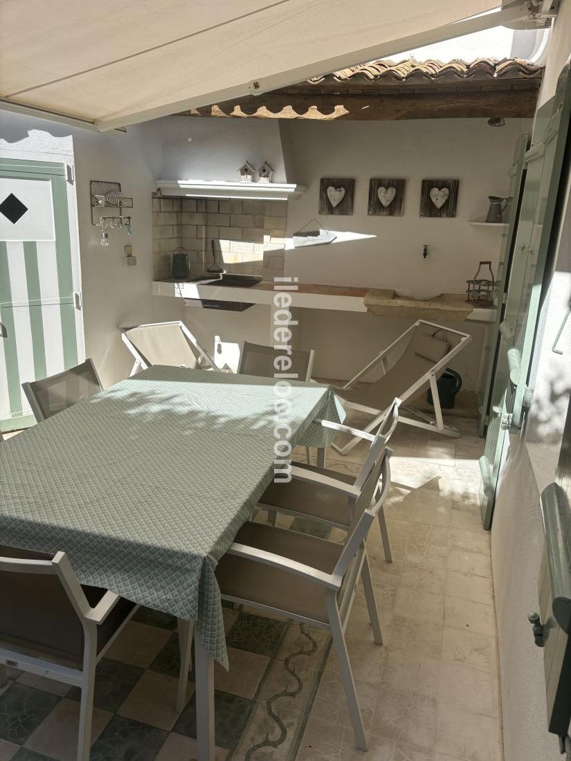 Photo 19 : TERRASSE d'une maison située à Le Bois-Plage-en-Ré, île de Ré.