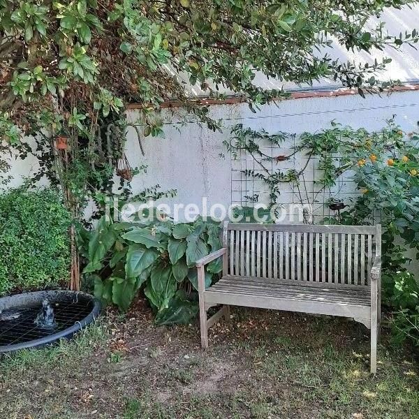 Photo 6 : JARDIN d'une maison située à Rivedoux-Plage, île de Ré.