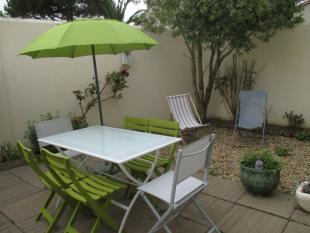 Ile de Ré: maison tranquille de caractére rhéthais, dans village, proche du port