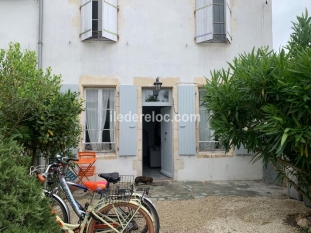 Ile de Ré:Authentique maison de village 8 personnes