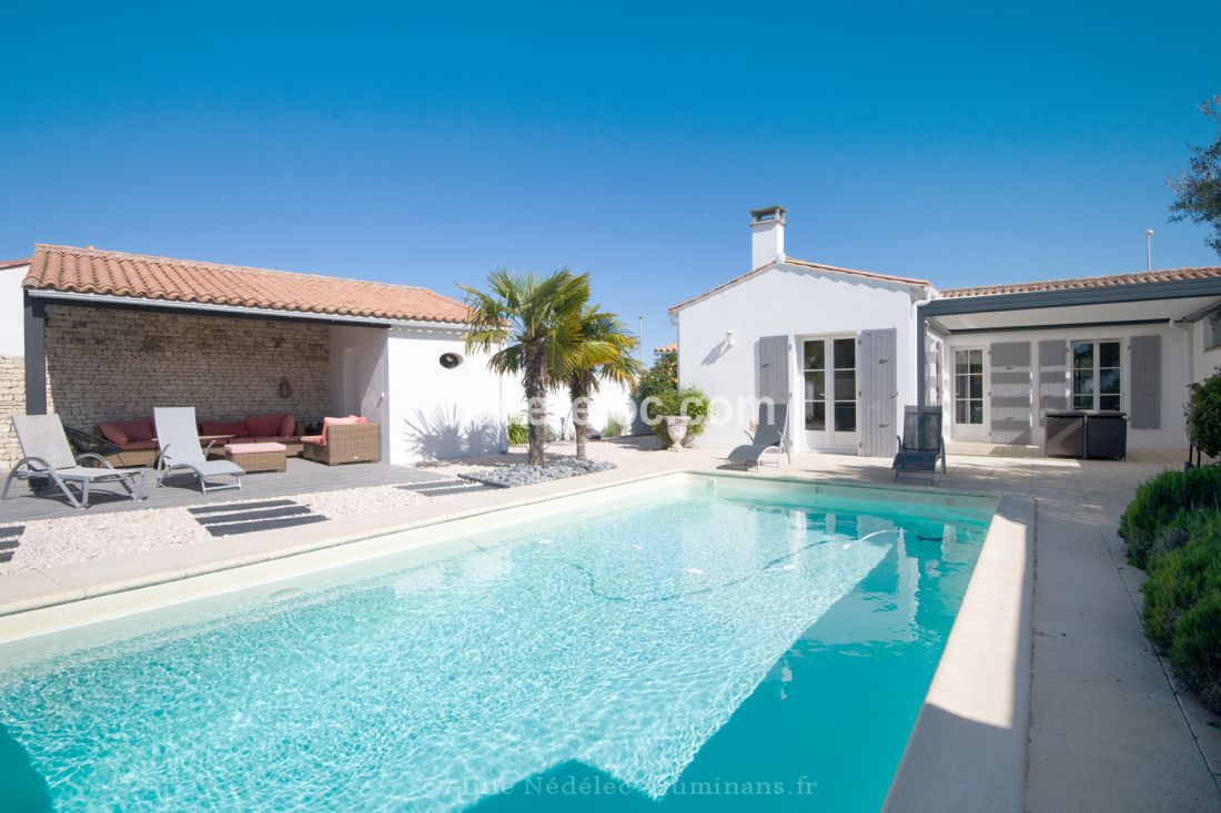 Photo 1 : PISCINE d'une maison située à Le Bois-Plage-en-Ré, île de Ré.