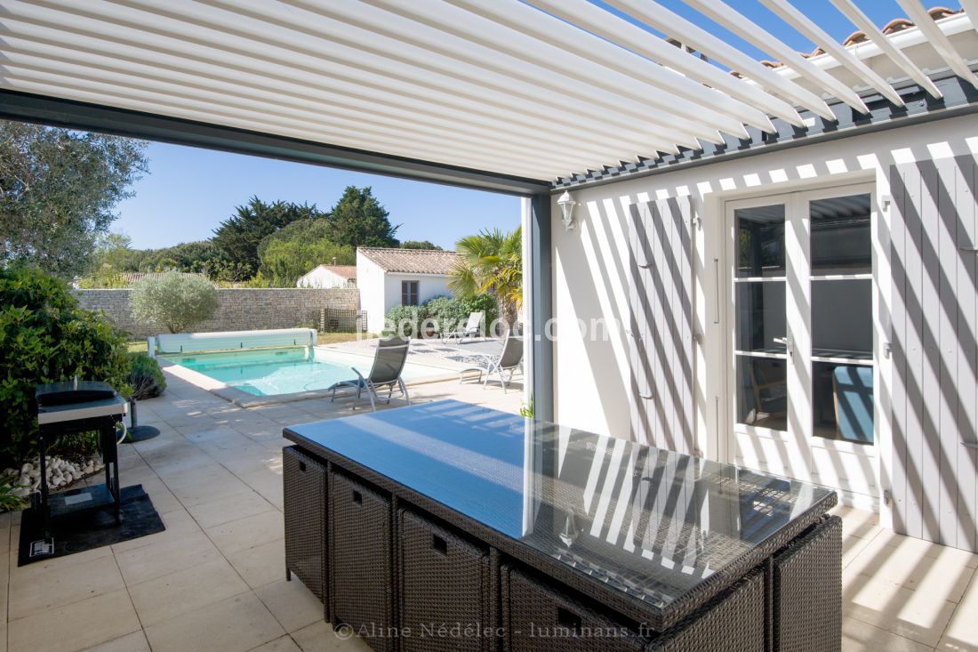 Photo 4 : TERRASSE d'une maison située à Le Bois-Plage-en-Ré, île de Ré.