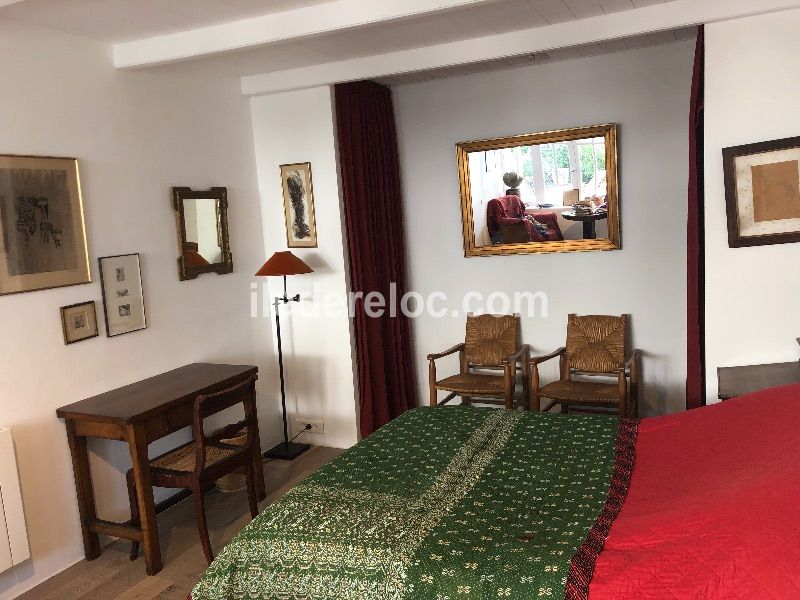 Photo 15 : CHAMBRE d'une maison située à Les Portes-en-Ré, île de Ré.