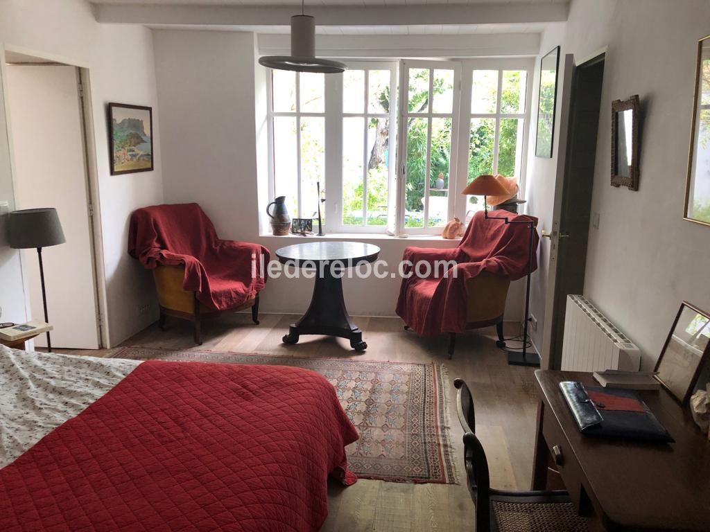 Photo 17 : CHAMBRE d'une maison située à Les Portes-en-Ré, île de Ré.