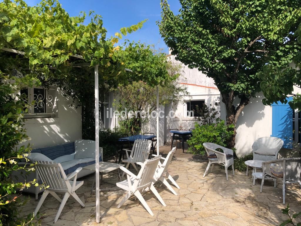 Photo 1 : JARDIN d'une maison située à Les Portes-en-Ré, île de Ré.