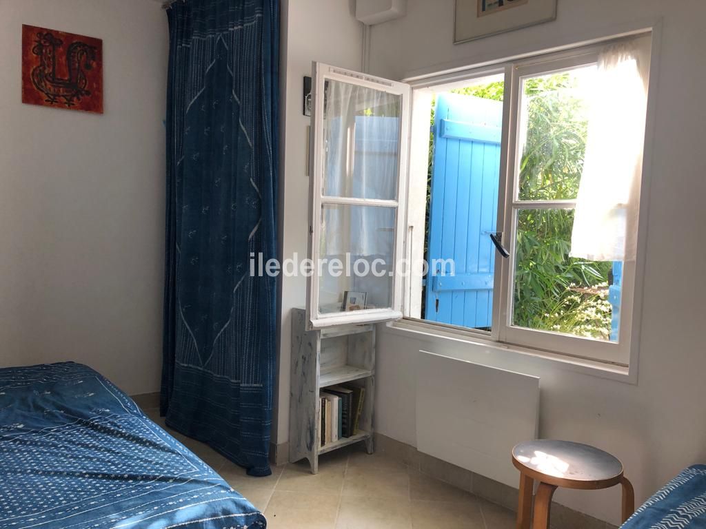 Photo 24 : CHAMBRE d'une maison située à Les Portes-en-Ré, île de Ré.