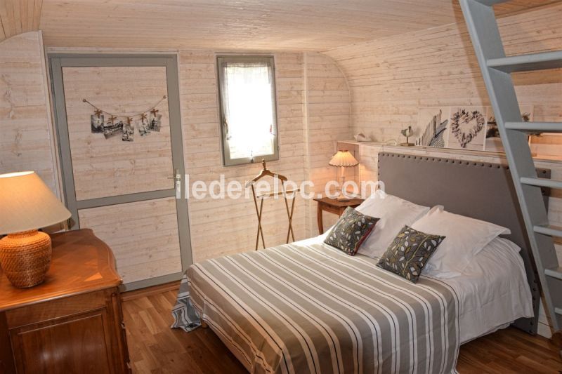 Photo 15 : CHAMBRE d'une maison située à La Flotte-en-Ré, île de Ré.