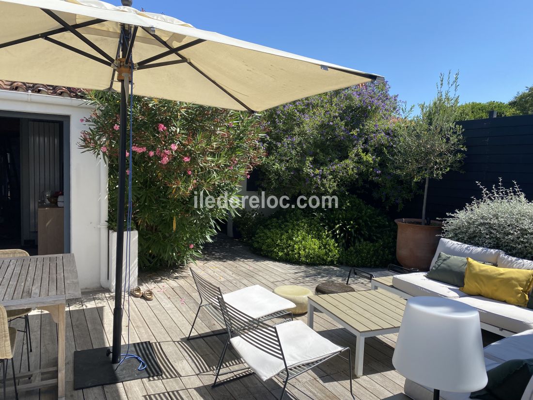 Photo 1 : TERRASSE d'une maison située à Les Portes-en-Ré, île de Ré.