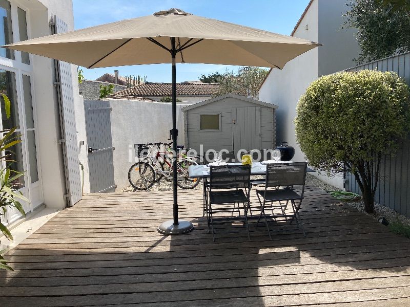 Photo 5 : TERRASSE d'une maison située à Saint-Martin-de-Ré, île de Ré.