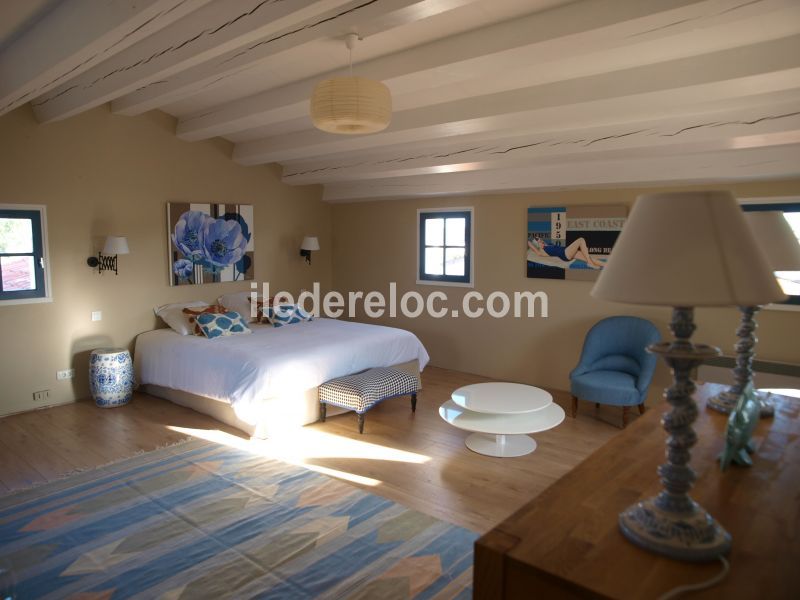 Photo 20 : CHAMBRE d'une maison située à Le Bois-Plage-en-Ré, île de Ré.