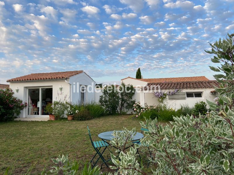 Photo 37 : EXTERIEUR d'une maison située à Le Bois-Plage-en-Ré, île de Ré.