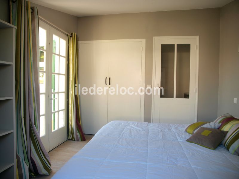 Photo 29 : CHAMBRE d'une maison située à Le Bois-Plage-en-Ré, île de Ré.