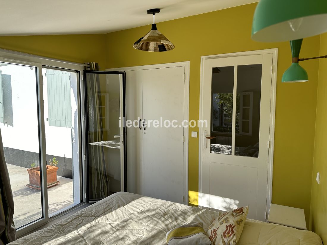 Photo 36 : CHAMBRE d'une maison situ&eacute;e &agrave; Le Bois-Plage-en-R&eacute;, &icirc;le de R&eacute;.