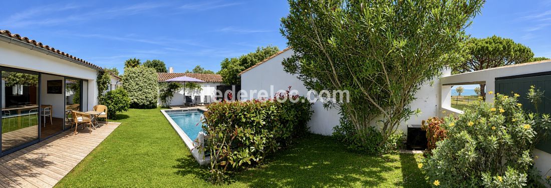 Photo 16 : JARDIN d'une maison situ&eacute;e &agrave; La Flotte-en-R&eacute;, &icirc;le de R&eacute;.