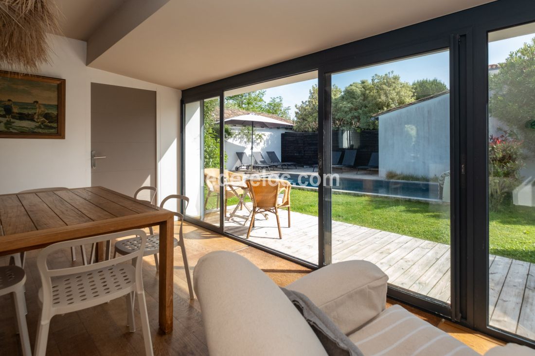 Photo 14 : SEJOUR d'une maison situ&eacute;e &agrave; La Flotte-en-R&eacute;, &icirc;le de R&eacute;.