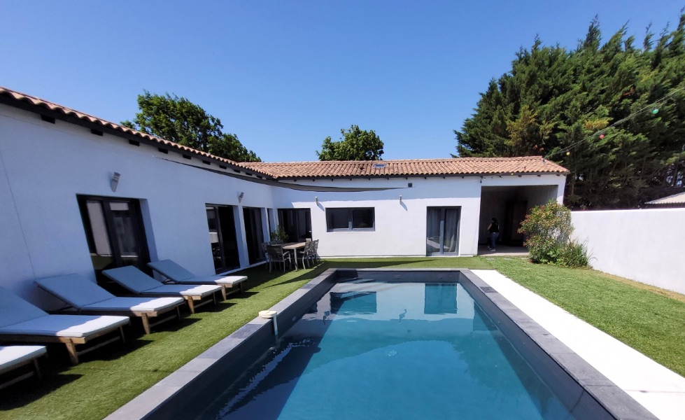 ile de ré Maison de famille avec piscine prive chauffe 4 entre bois et sel