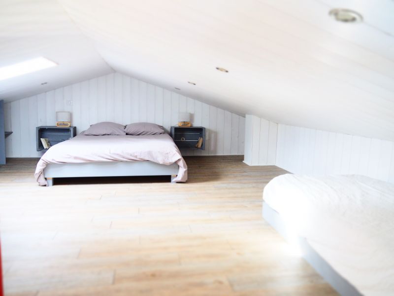 Photo 20 : CHAMBRE d'une maison située à Sainte-Marie-de-Ré, île de Ré.