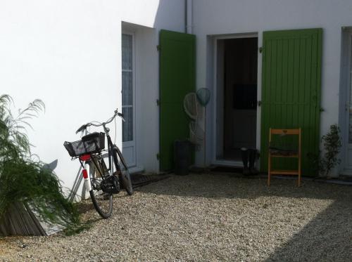 Photo 1 : EXTERIEUR d'une maison située à Sainte-Marie-de-Ré, île de Ré.