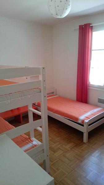 Photo 9 : CHAMBRE d'une maison située à Rivedoux-Plage, île de Ré.