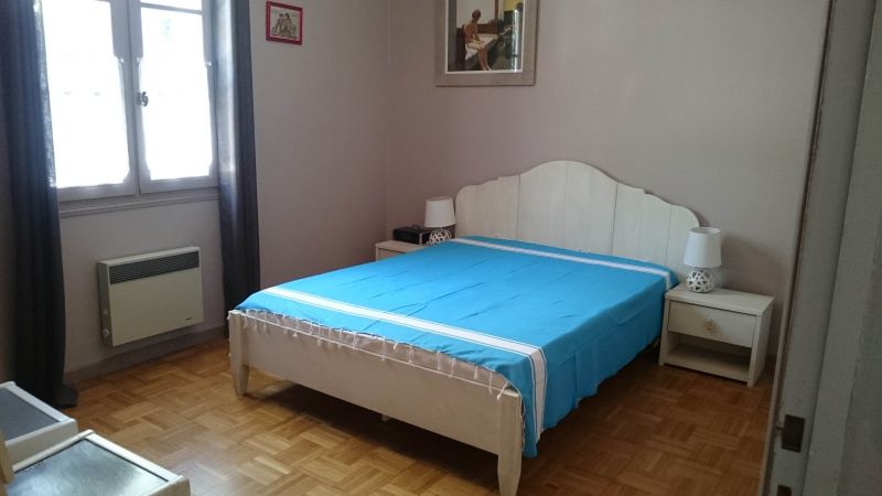 Photo 8 : CHAMBRE d'une maison située à Rivedoux, île de Ré.