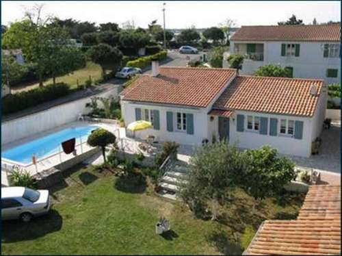 Photo 2 : EXTERIEUR d'une maison située à Rivedoux, île de Ré.