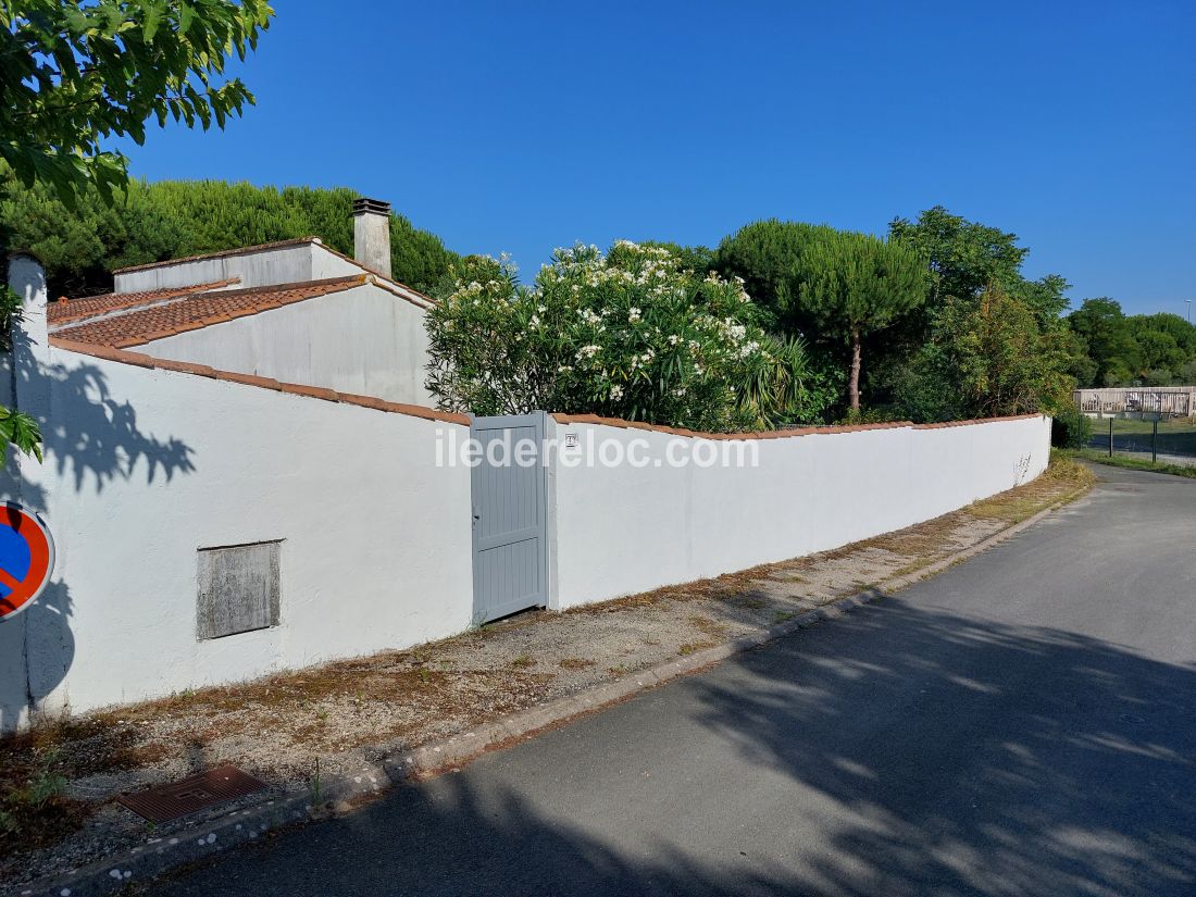 Photo 24 : EXTERIEUR d'une maison située à Rivedoux-Plage, île de Ré.