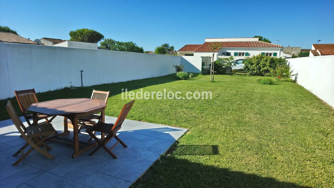 Photo 2 : JARDIN d'une maison située à Ars en Ré, île de Ré.