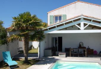 ile de ré Les agapanthes, 4 toiles, piscine chauffe, soleil, farniente, calme