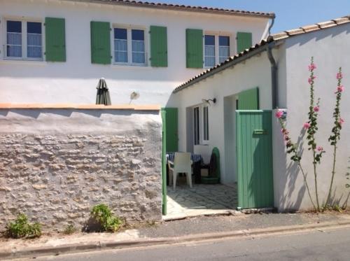 Photo 1 : ENTREE d'une maison située à La Couarde-sur-mer, île de Ré.