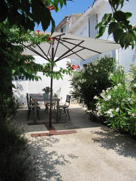 Photo 5 : EXTERIEUR d'une maison située à Ars, île de Ré.