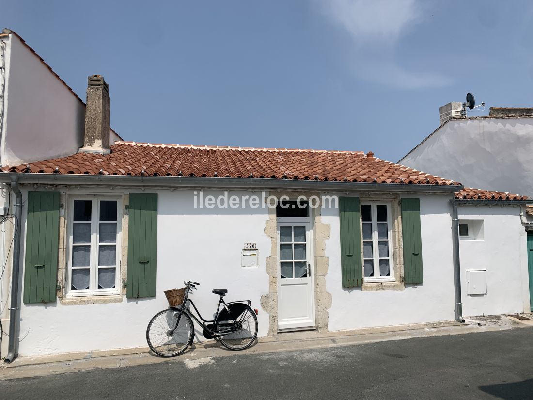 ile de ré A nouveau disponible apres restauration totale  maison centre de village proche 