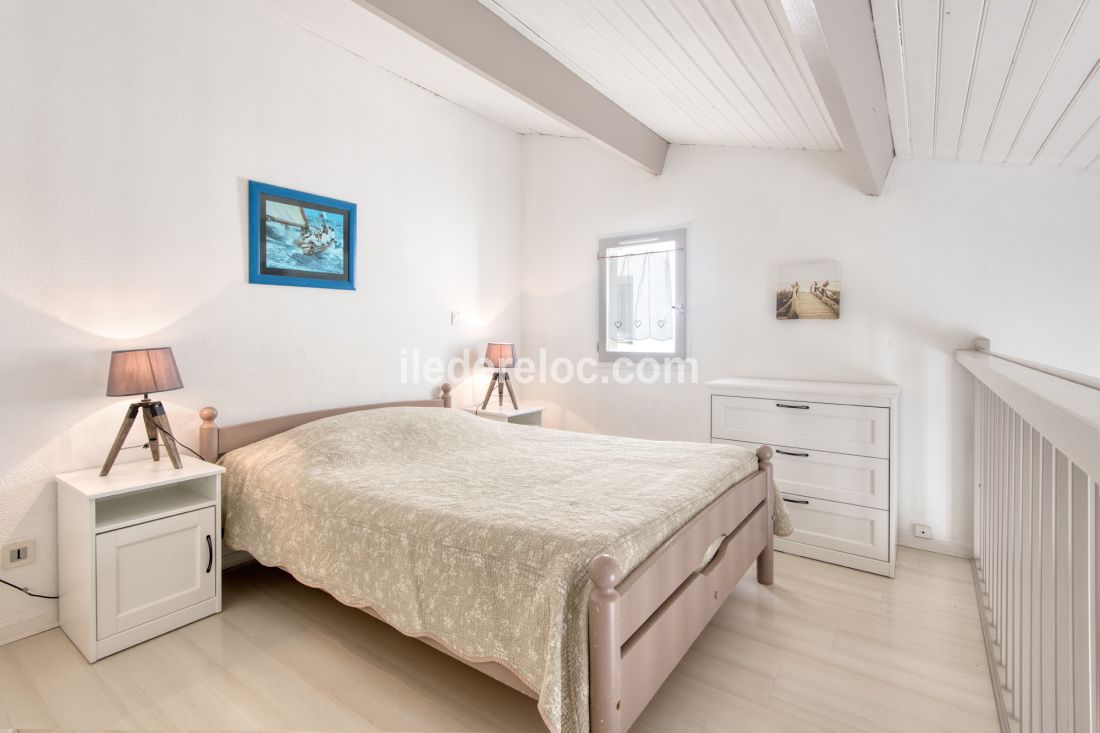 Photo 9 : MEZZANINE d'une maison situ&eacute;e &agrave; Saint-Martin-de-R&eacute;, &icirc;le de R&eacute;.