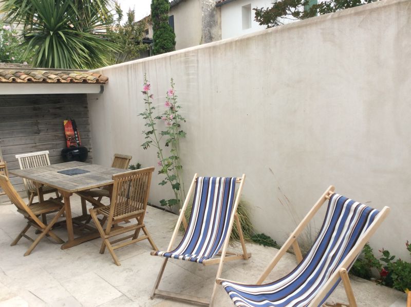 Photo 10 : EXTERIEUR d'une maison située à La Couarde-sur-mer, île de Ré.