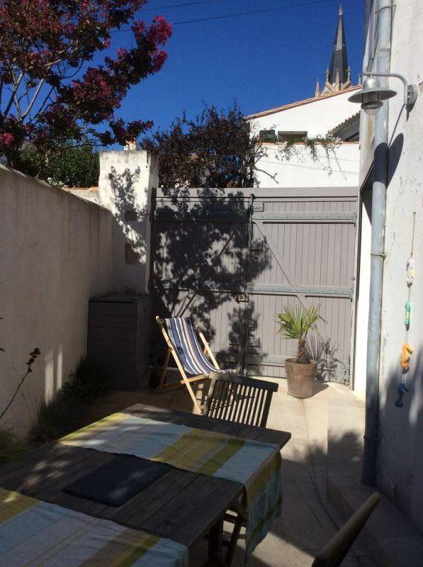 Photo 11 : EXTERIEUR d'une maison située à La Couarde-sur-mer, île de Ré.