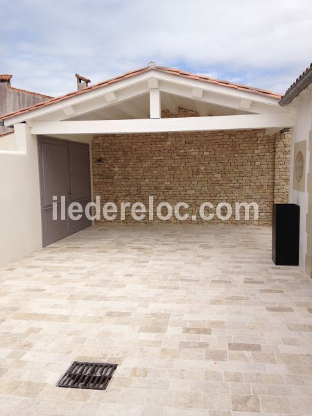 Photo 9 : EXTERIEUR d'une maison située à Le Bois-Plage-en-Ré, île de Ré.