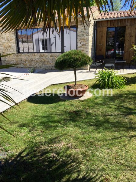 Photo 17 : EXTERIEUR d'une maison située à Le Bois-Plage-en-Ré, île de Ré.