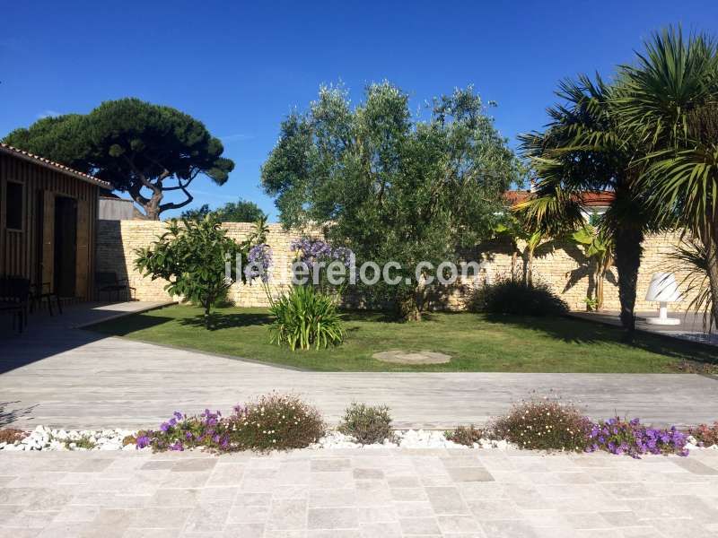 Photo 26 : EXTERIEUR d'une maison située à Le Bois-Plage-en-Ré, île de Ré.