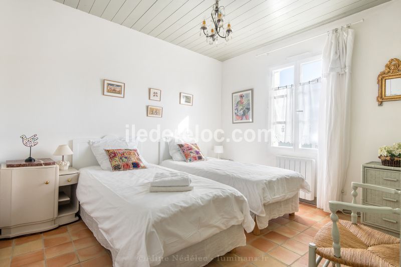 Photo 14 : CHAMBRE d'une maison située à Saint-Clément-des-Baleines, île de Ré.