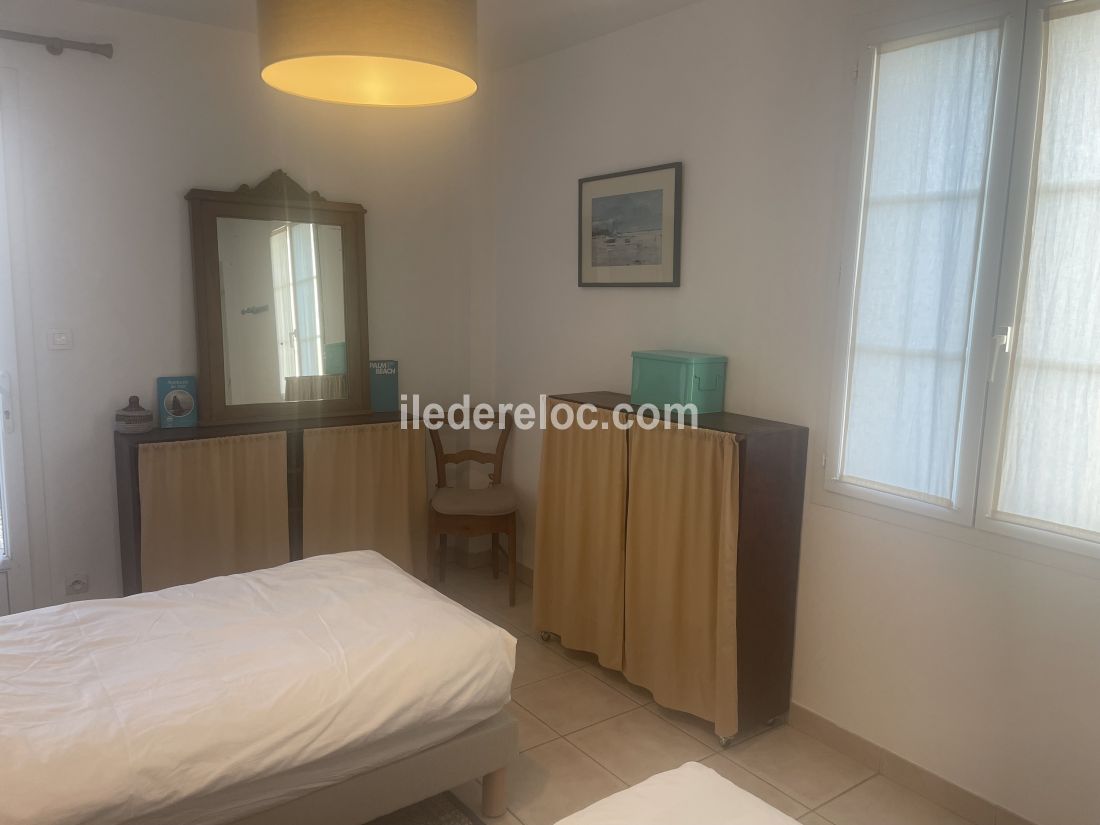 Photo 17 : CHAMBRE d'une maison située à Sainte-Marie-de-Ré, île de Ré.
