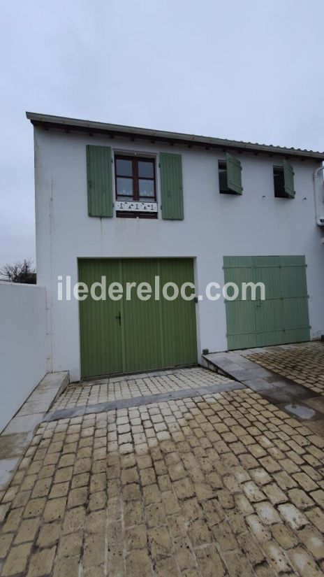 Photo 2 : ENTREE d'une maison située à Ars, île de Ré.