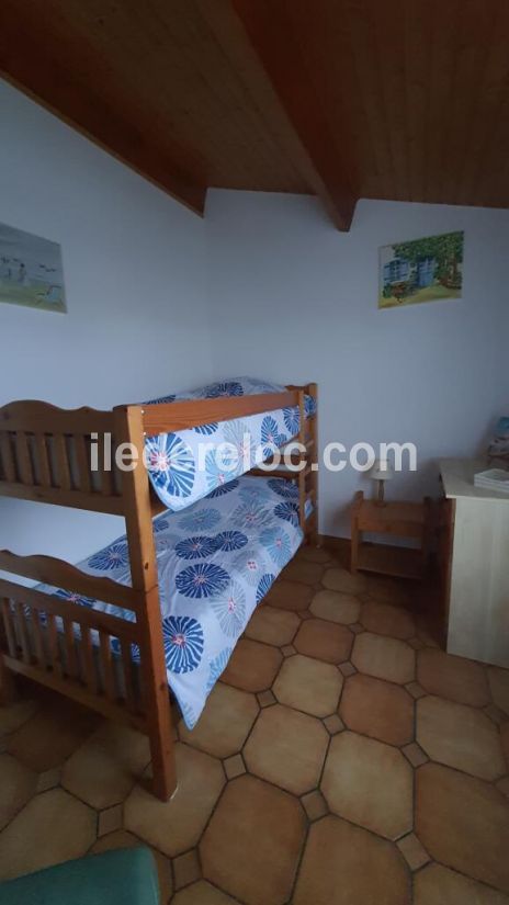 Photo 14 : CHAMBRE d'une maison située à Ars en Ré, île de Ré.